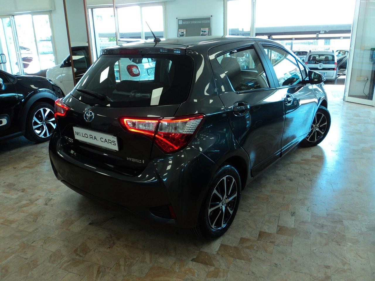 Toyota Yaris 1.5 Hybrid 5p. Cool