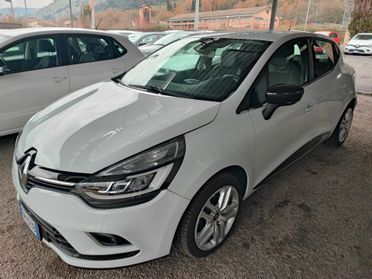 Renault Clio TCe 12V 75 CV 5 porte Moschino Intens