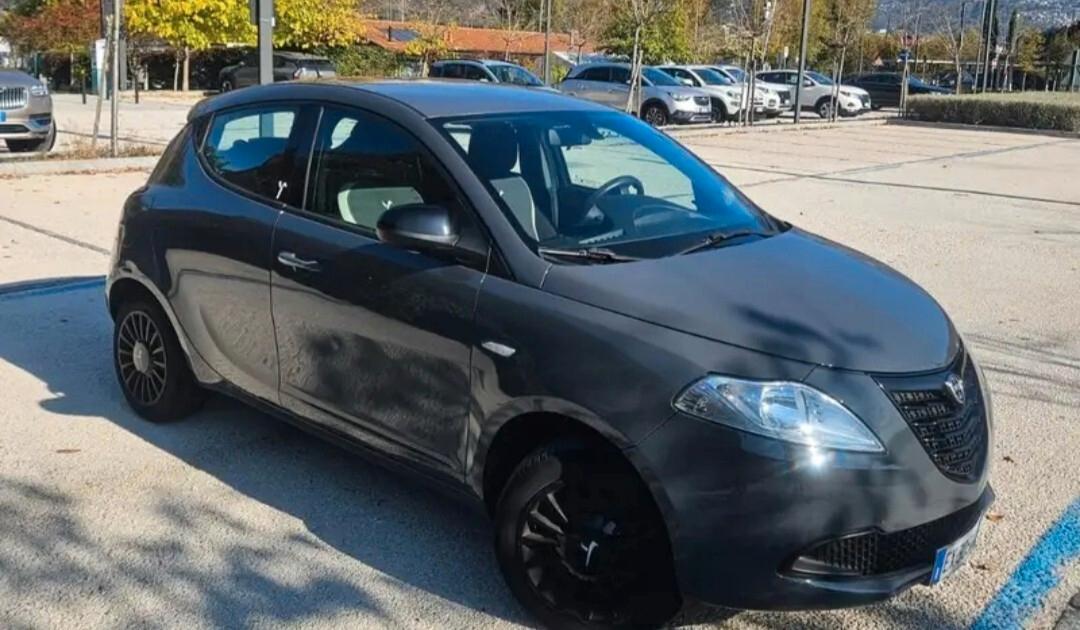 Lancia Ypsilon 1.2 69 CV 5 porte CON GARANZIA