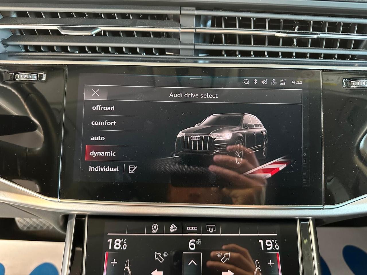 Audi Q7 45 3.0 TDI MHEV quattro tiptronic 7 POSTI