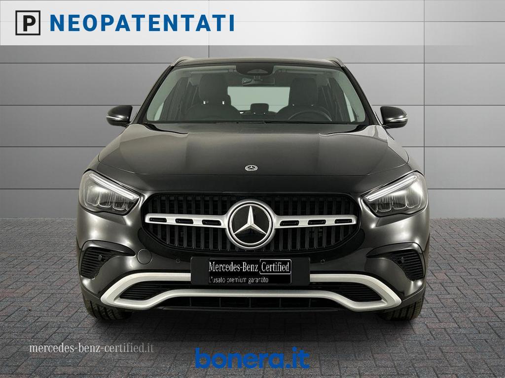 Mercedes GLA 180 180 D Advanced 8G-DCT