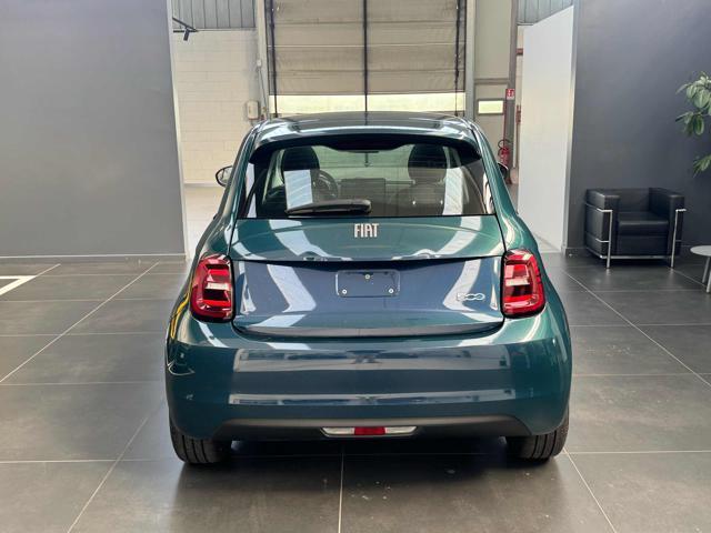 FIAT 500e Fiat La Nuova 500 Hatchback MY23 320 Berlina