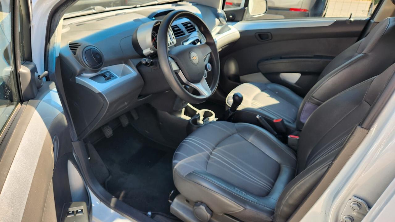 Chevrolet Spark 1.0 LT