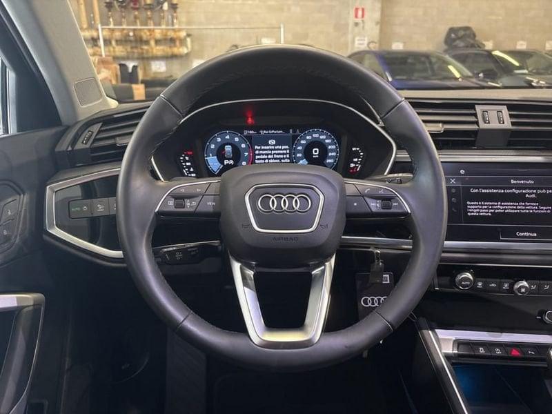 Audi Q3 35 1.5 TFSI BUSINESS ADVANCED S-TRONIC