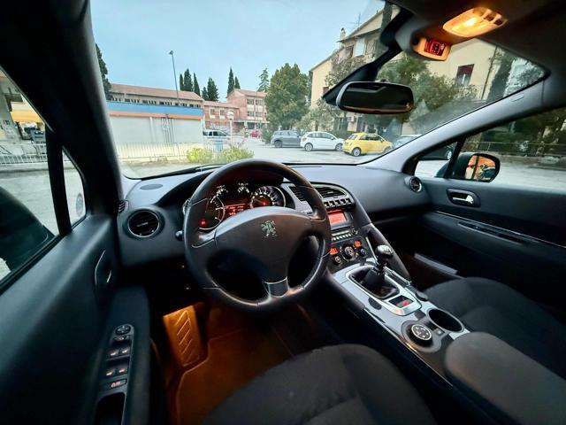 PEUGEOT 3008 1.6 HDi 112CV Allure