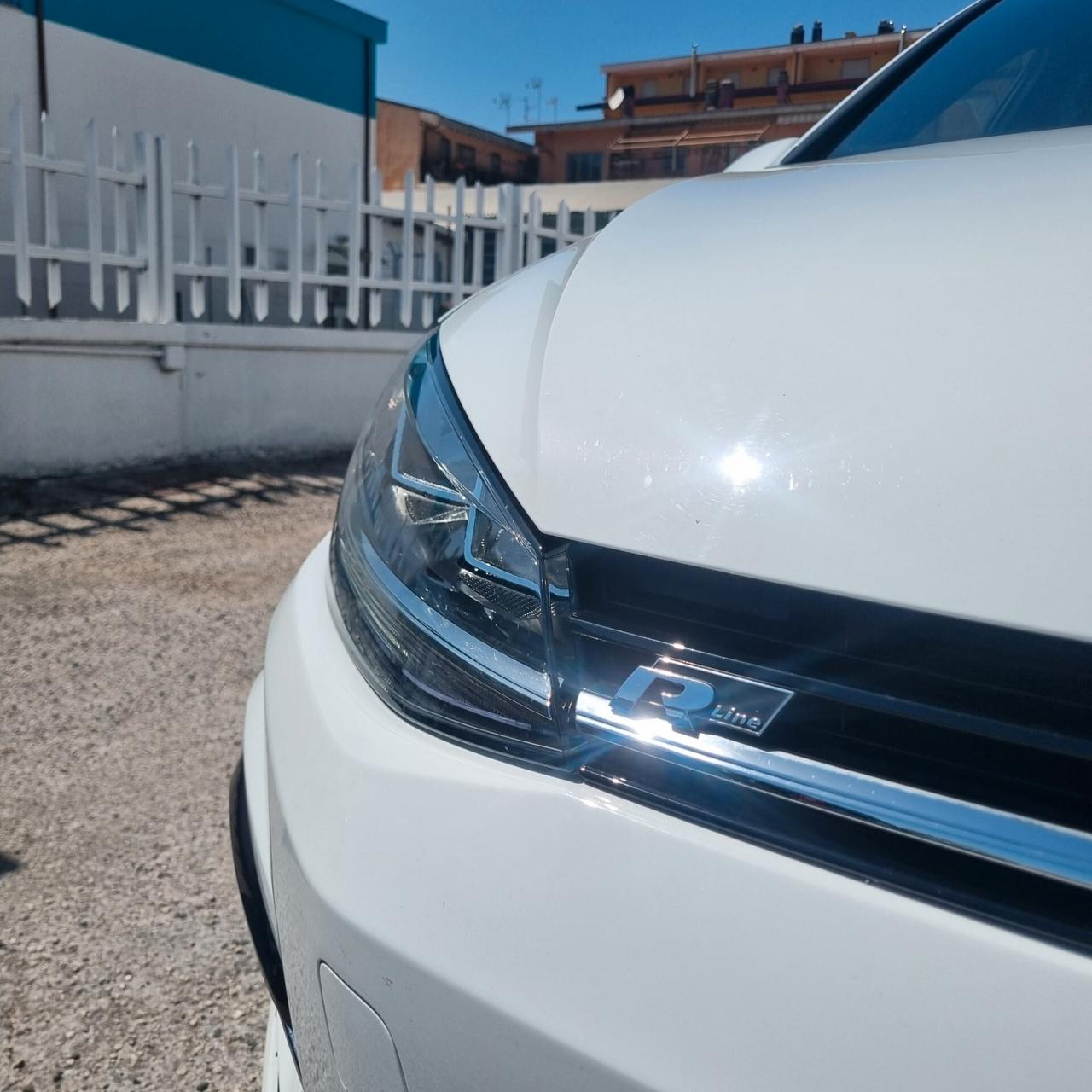 Volkswagen Golf 1.6 TDI 115 CV 5p. R LINE