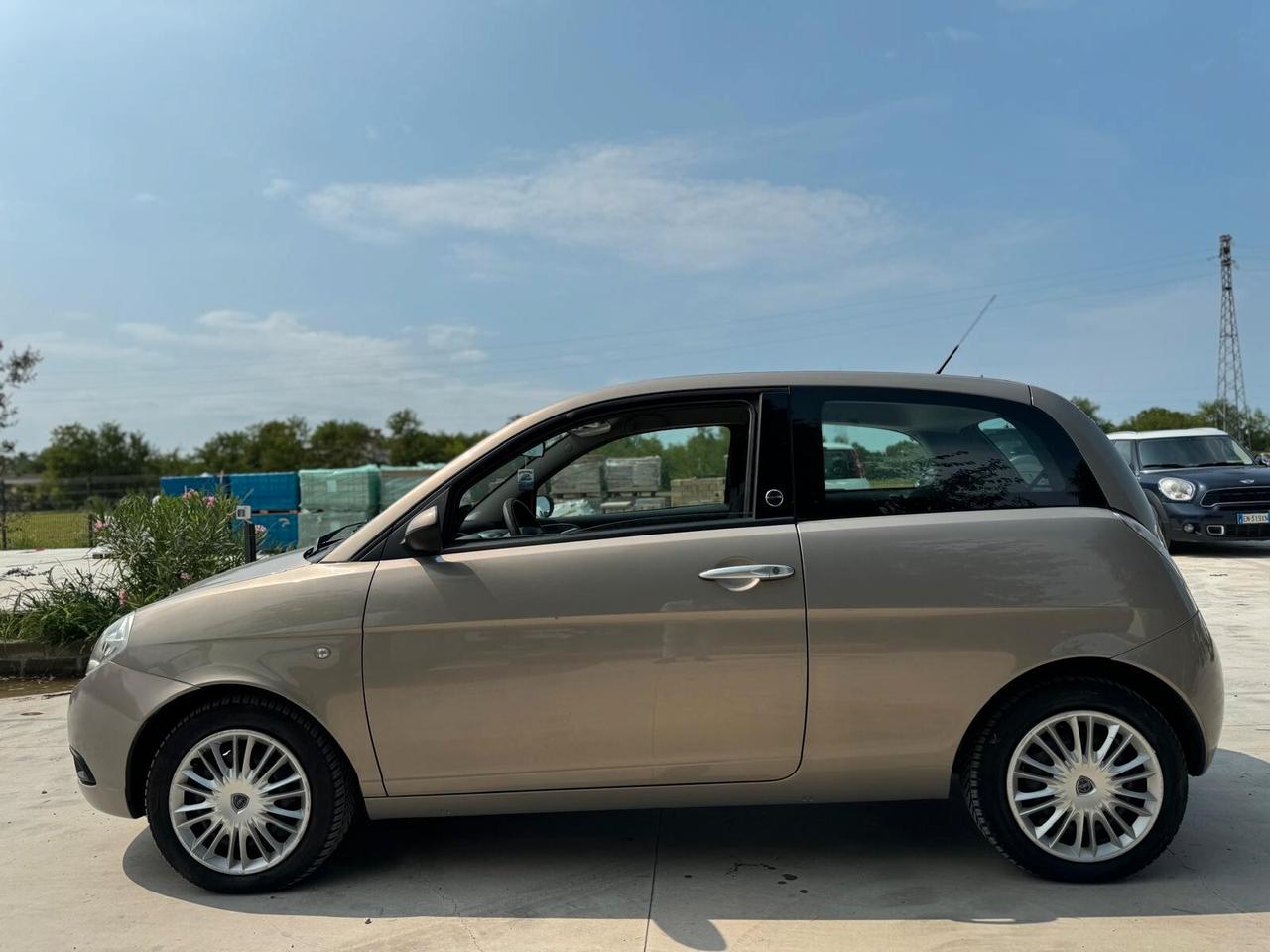 Lancia Ypsilon 1.4 Platino Ecochic GPL