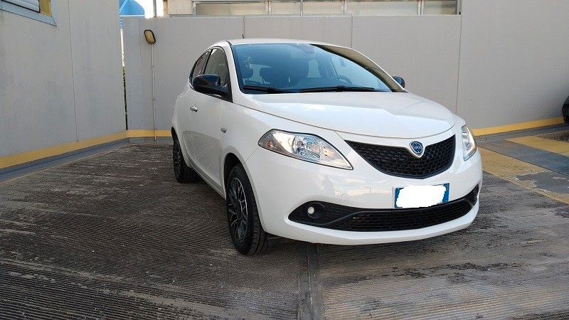 Lancia Ypsilon 1.2 69 CV 5 porte GPL Ecochic Gold