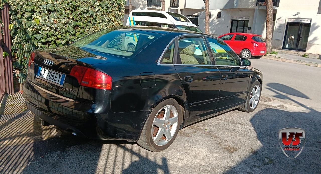AUDI A4 2.5 TDI-AUTO-2005