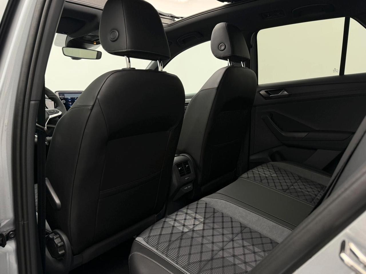 Volkswagen T-Roc 1.5 TSI ACT DSG R-Line