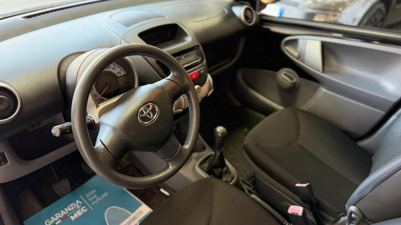 Toyota Aygo 1.0 12V VVT-i 5 porte Sol