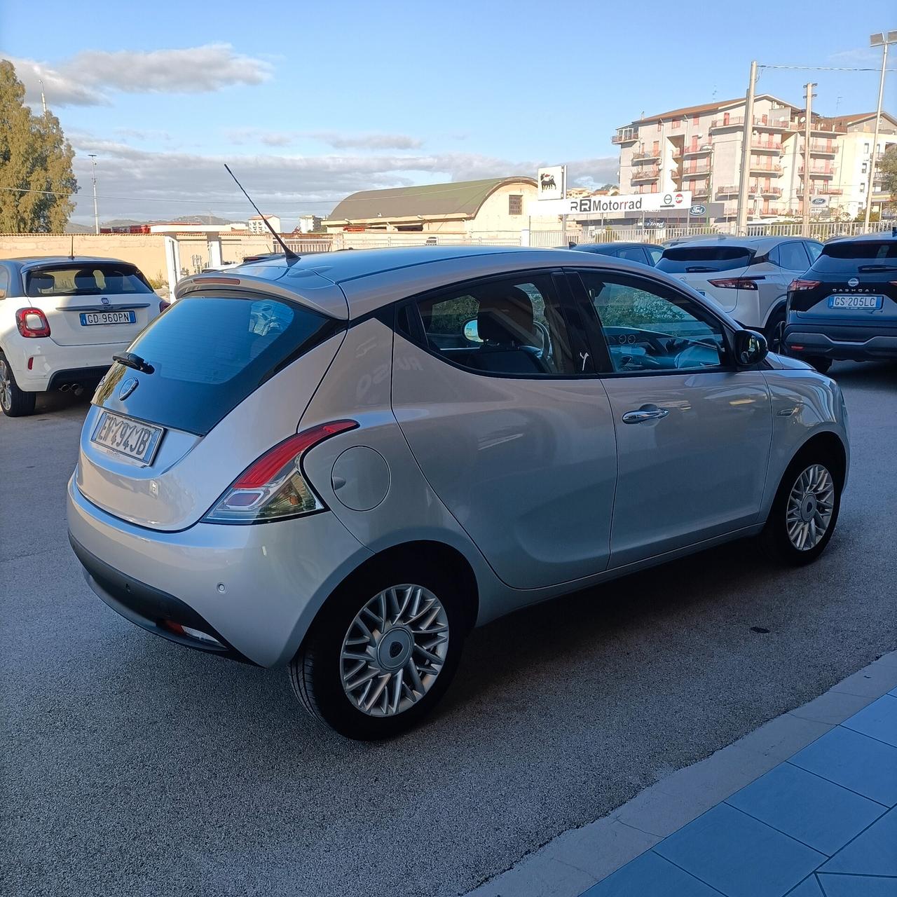 Lancia Ypsilon 1.2 69 CV 5 porte Gold