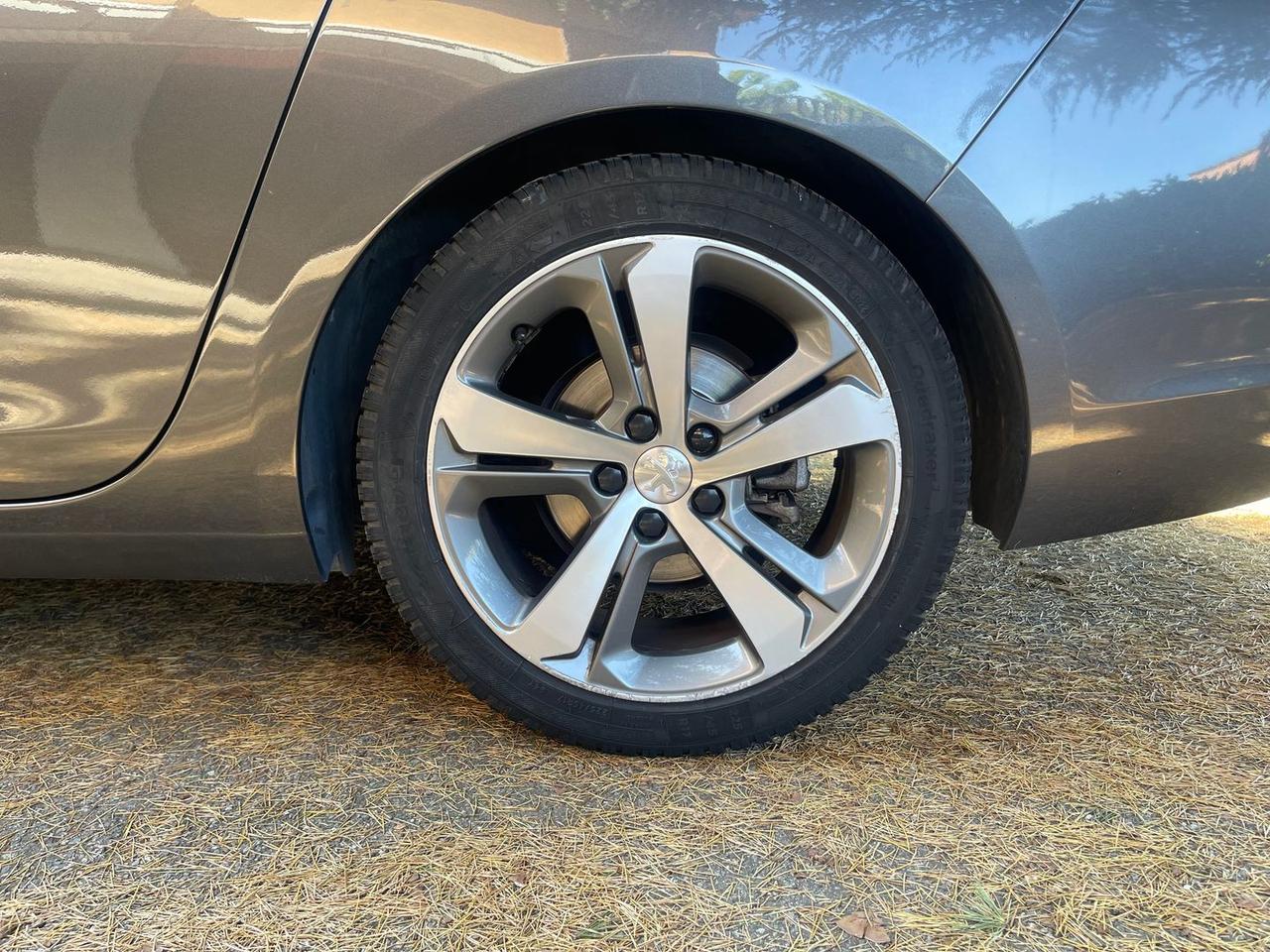 Peugeot 308 Allure 1.5 Blue HDI 130