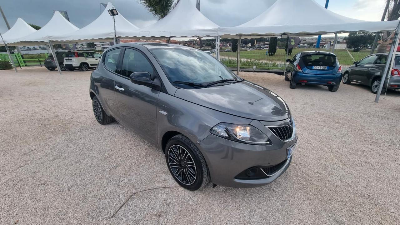 Lancia Ypsilon 1.0 FireFly 5 porte S&S Hybrid Ecochic Gold