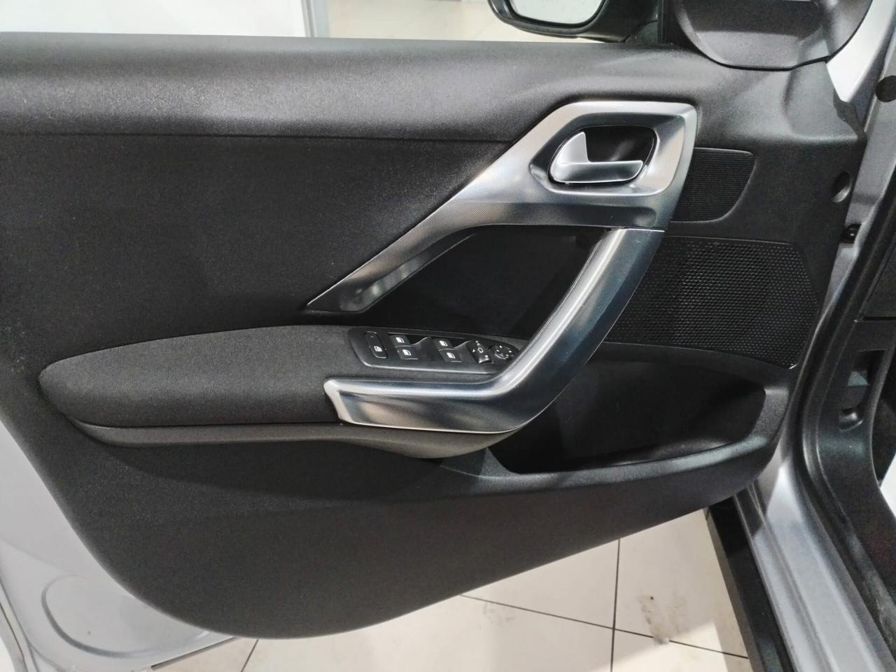 Peugeot 2008 BlueHDi 100 S&S Allure