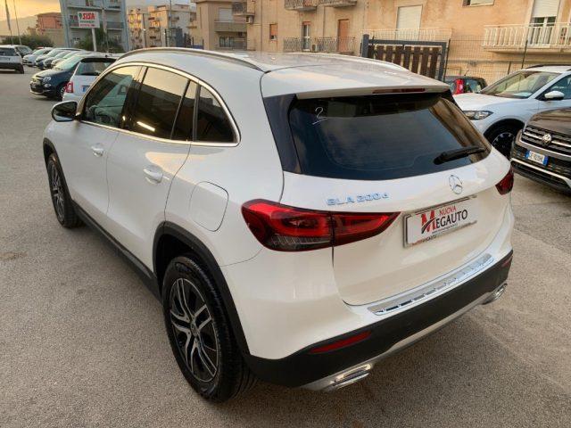 MERCEDES-BENZ GLA 200 d Automatic 4Matic Sport Plus