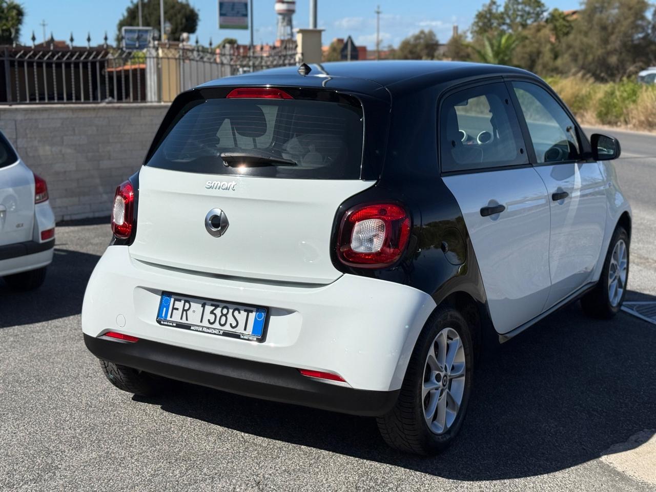 SMART FORFOUR 1.0 Youngster 71cv Neopatentati