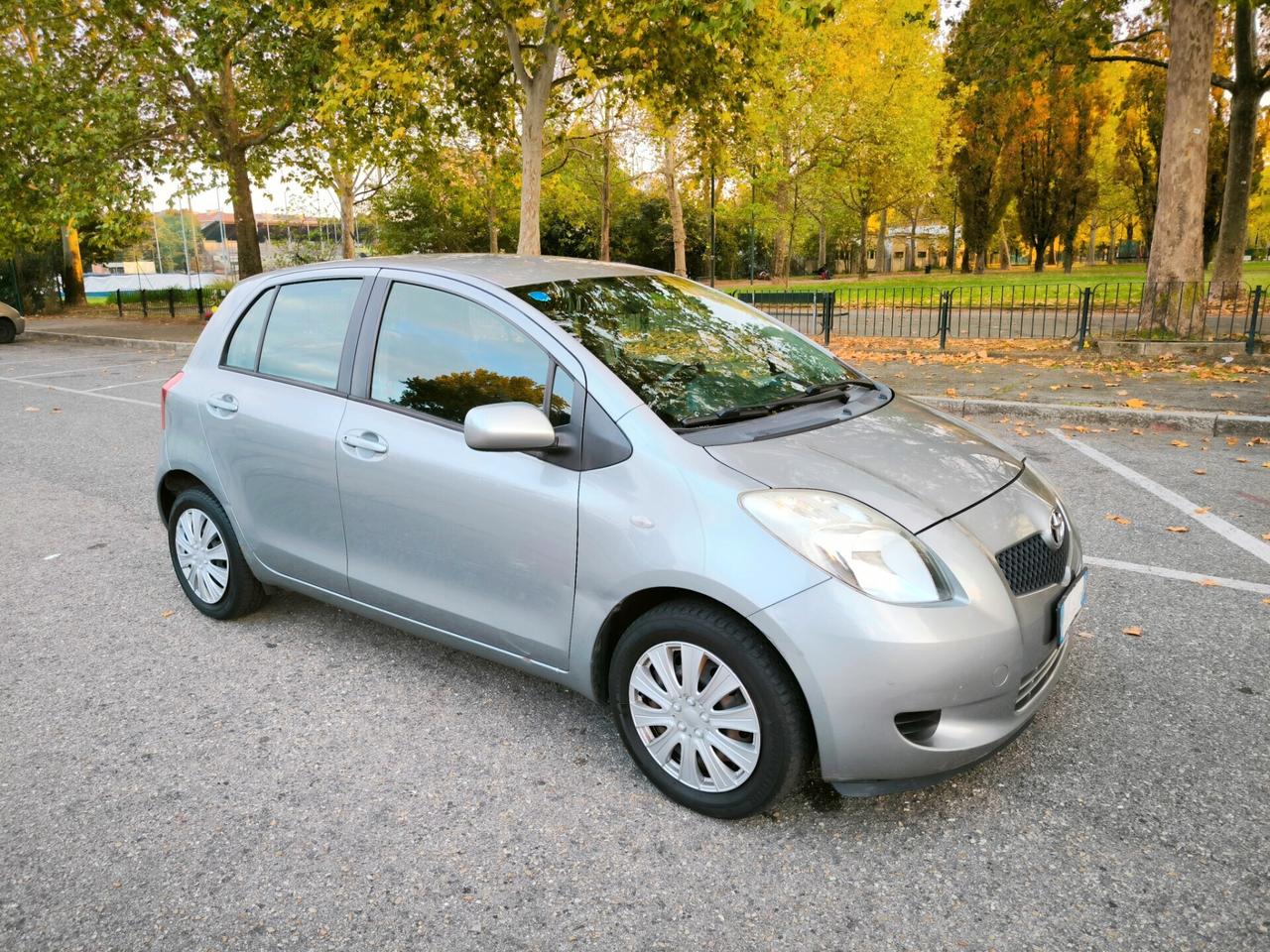 Toyota Yaris 1.0 5 porte Sol NEOPATENTATI