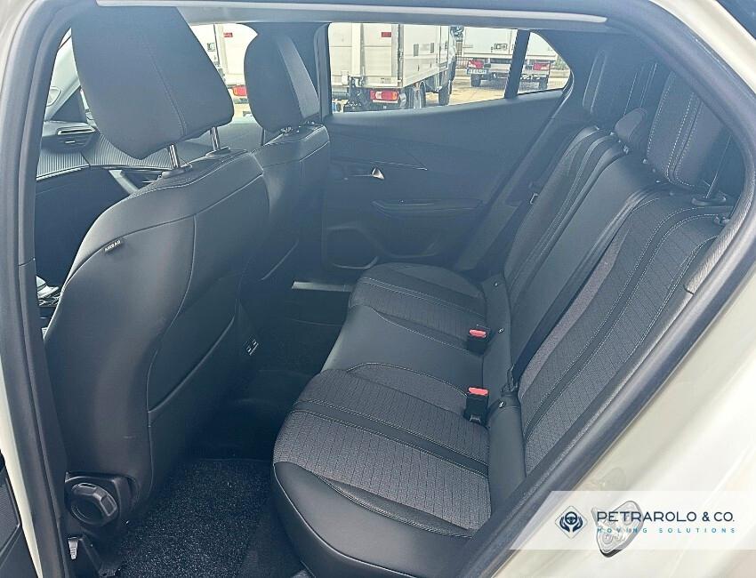Peugeot 2008 motore elettrico 136 CV Allure Pack