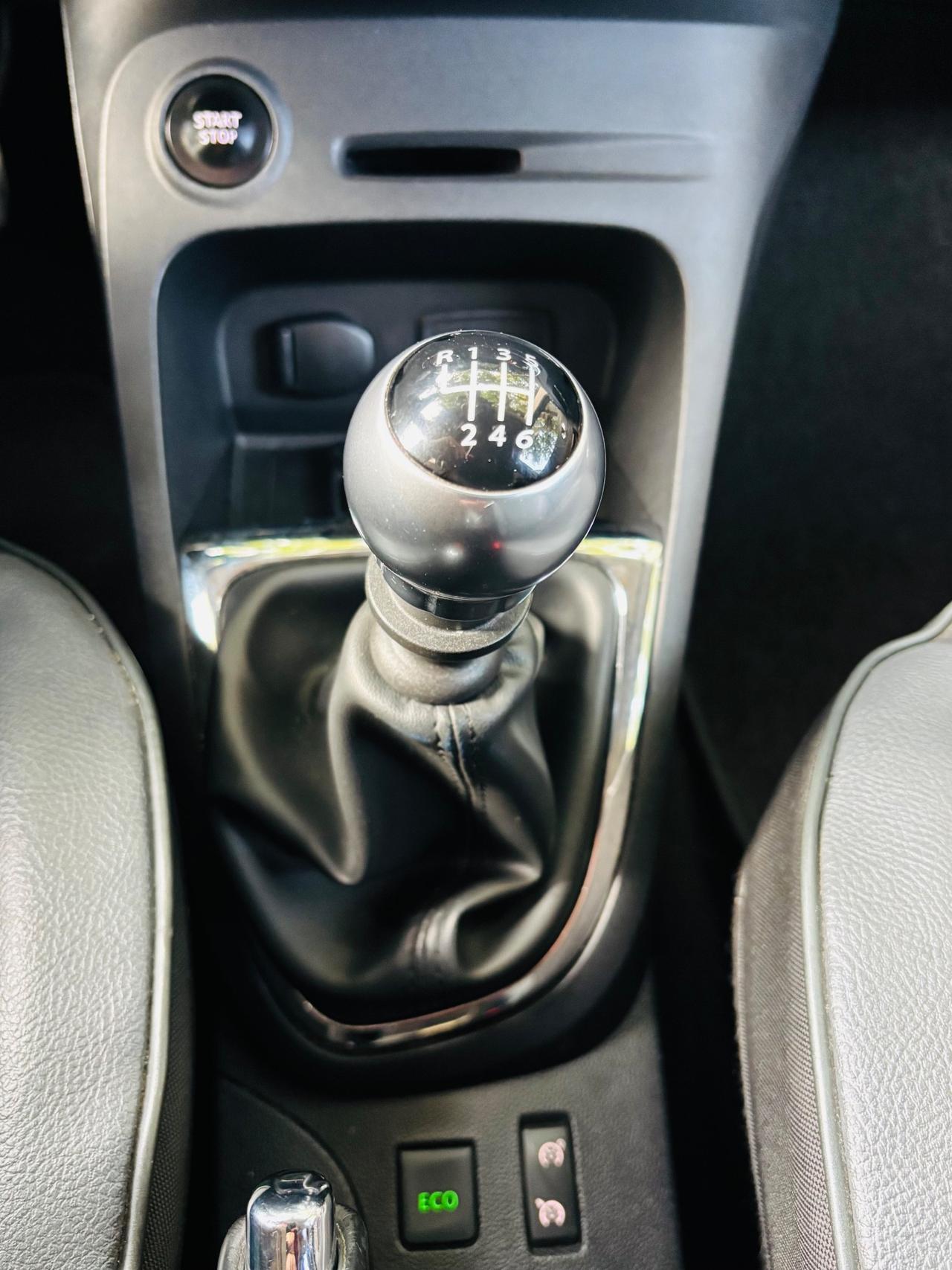RENAULT Captur dCi 8V 90 CV EDC Initiale Paris