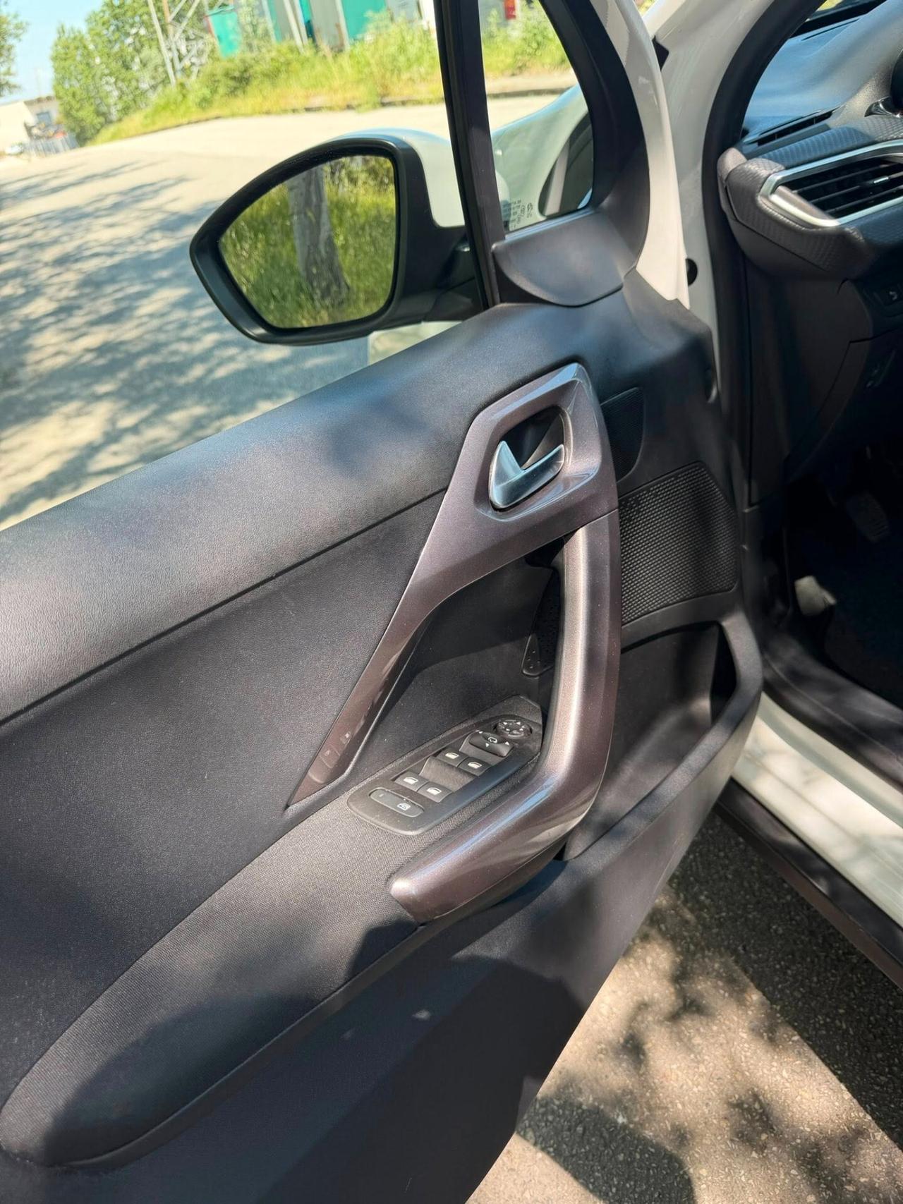 Peugeot 2008 BlueHDi 120 S&S Black Matt