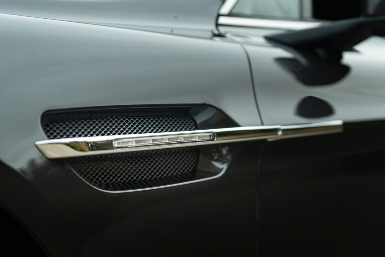 Aston Martin Rapide 4 porte