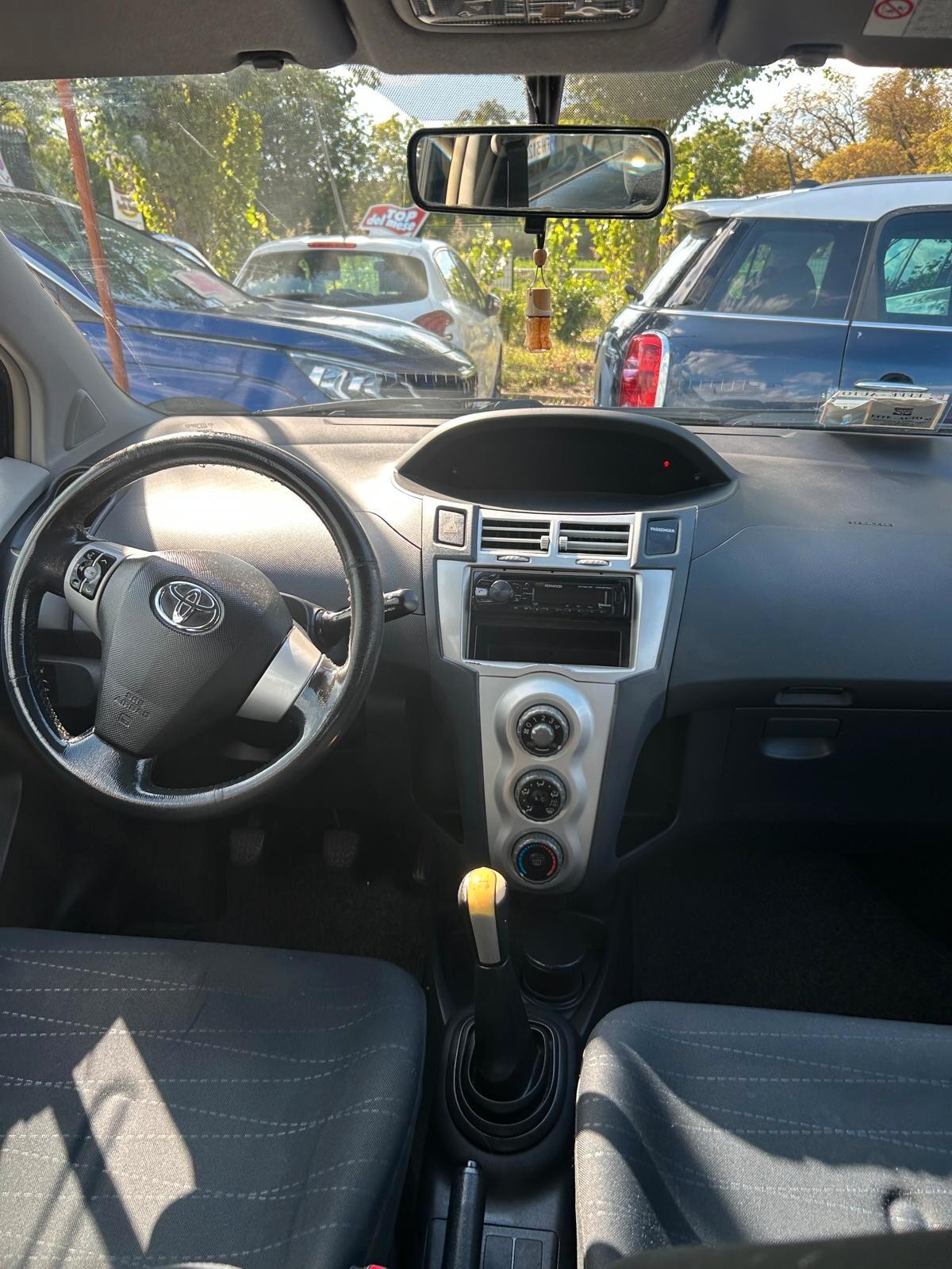 Toyota Yaris 1.0 5 porte Sol