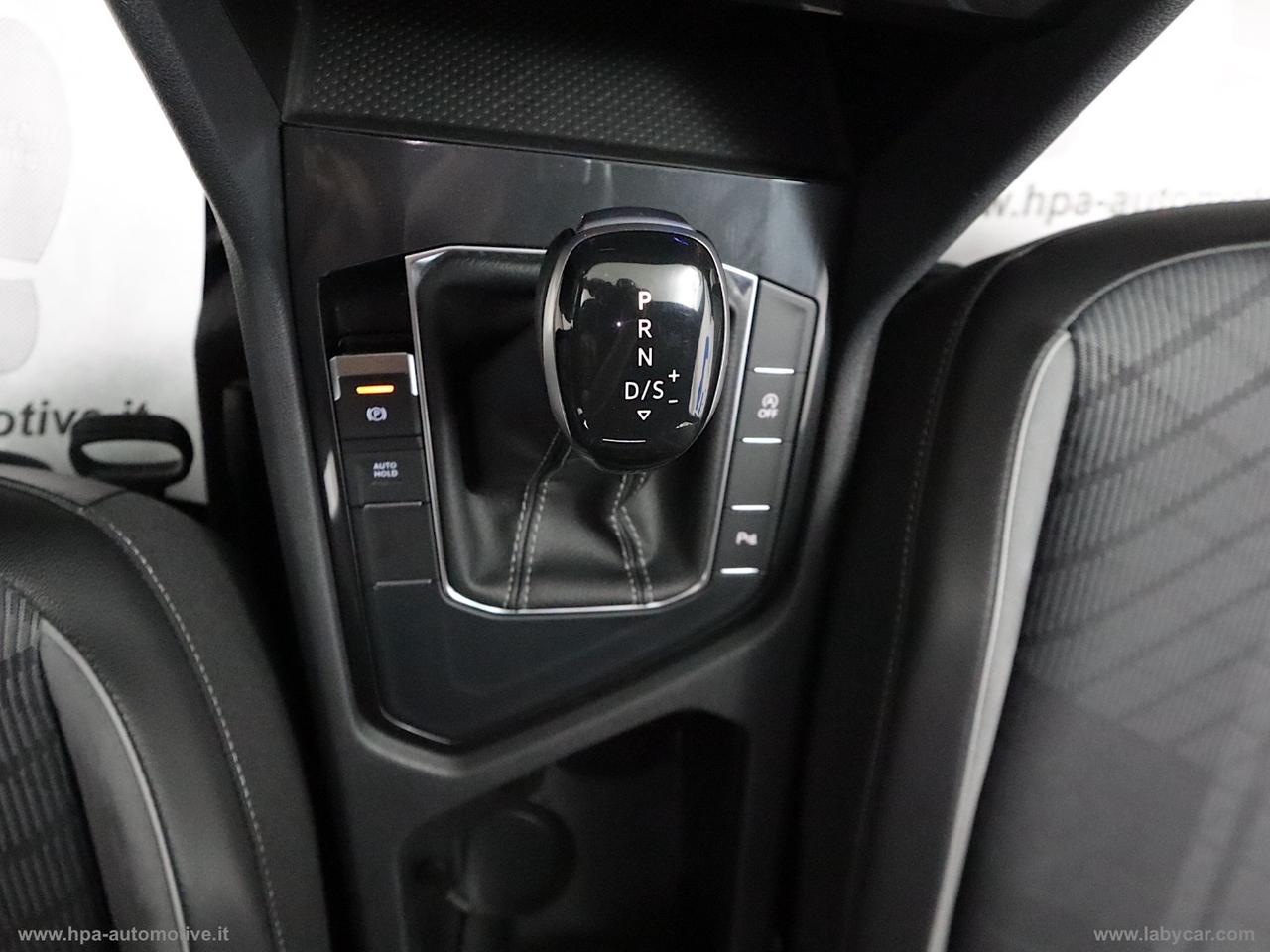 VOLKSWAGEN Tiguan 2.0TDI DSG R-LINE LED IQ-LIGHT NAVI PELLE RETROCAMERA