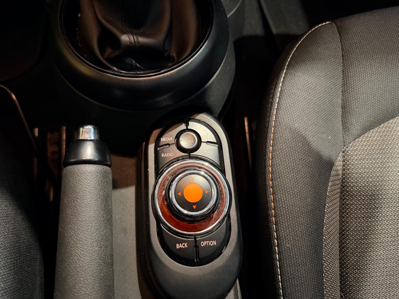 Mini 1.5 Cooper D 5 porte