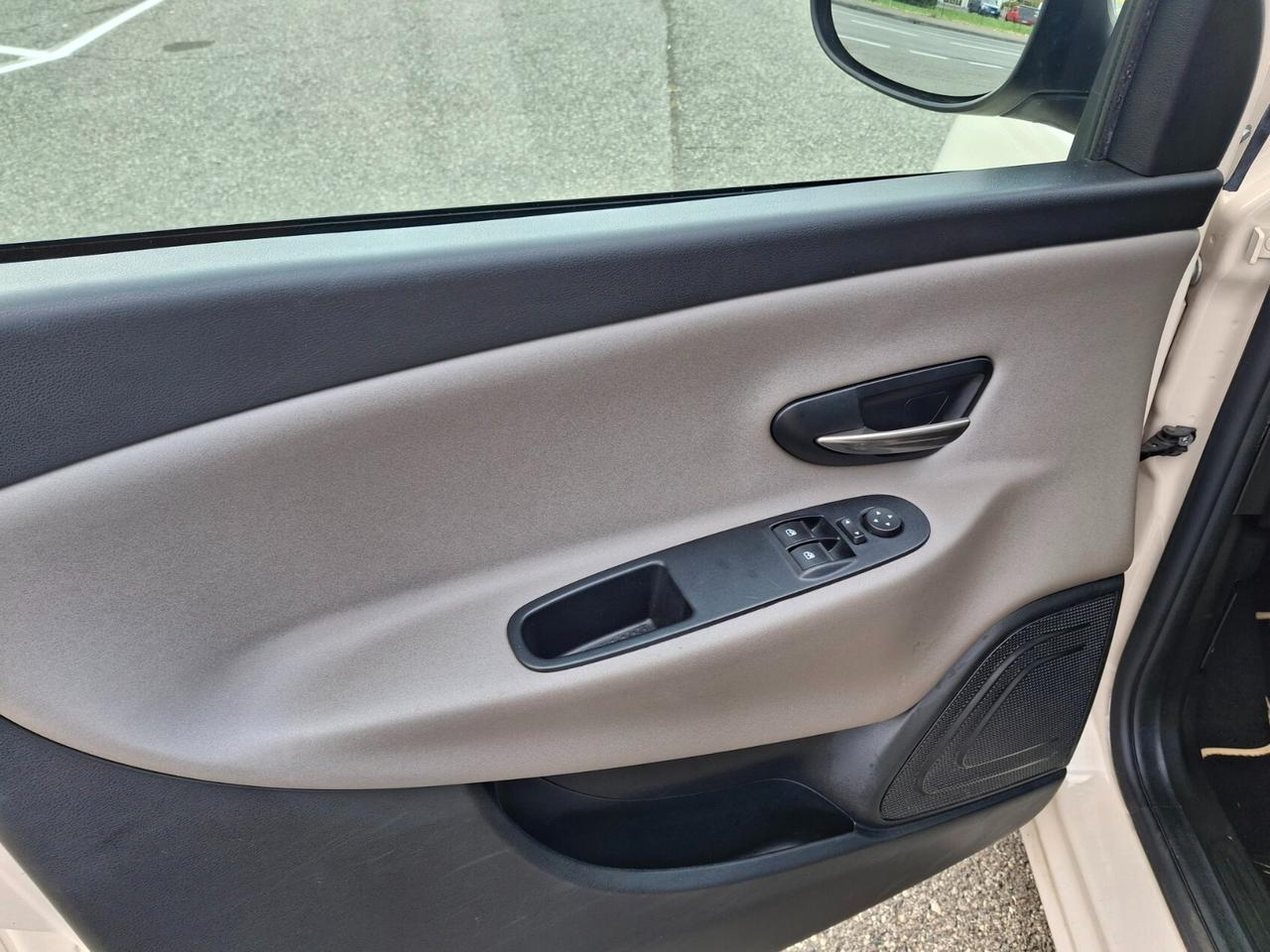 Lancia Ypsilon 1.2 69 CV 5 porte GPL Ecochic Gold