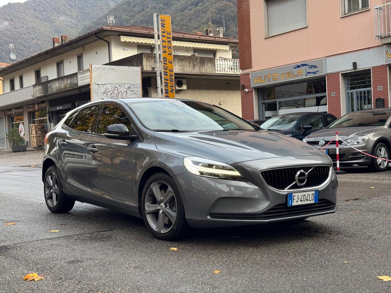Volvo V40 D2 Geartronic Inscription - VETRI OSCURATI TAGLIANDO COMPLETO EFFETTUATO