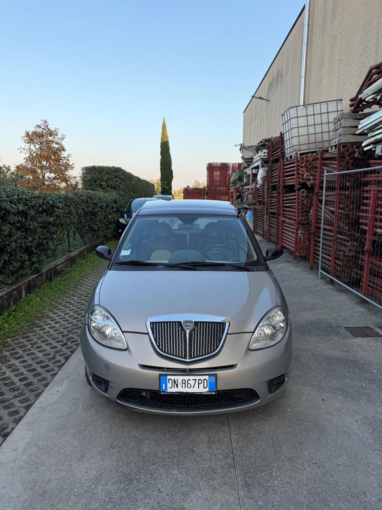 Lancia Ypsilon 1.4 Modamilano