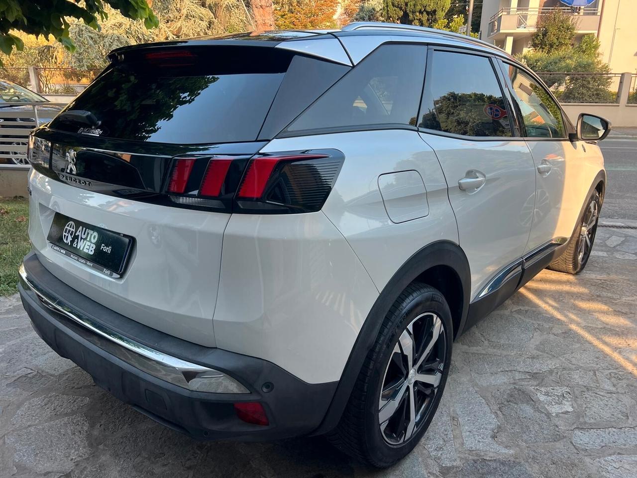 PEUGEOT 3008 BlueHDi 130 S&S CROSSWAY NEO PATENTATI
