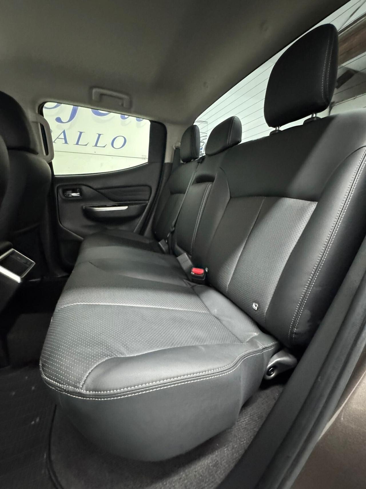 Mitsubishi L200 2.3 D Double Cab 4x4 Super Select Diamond aut.