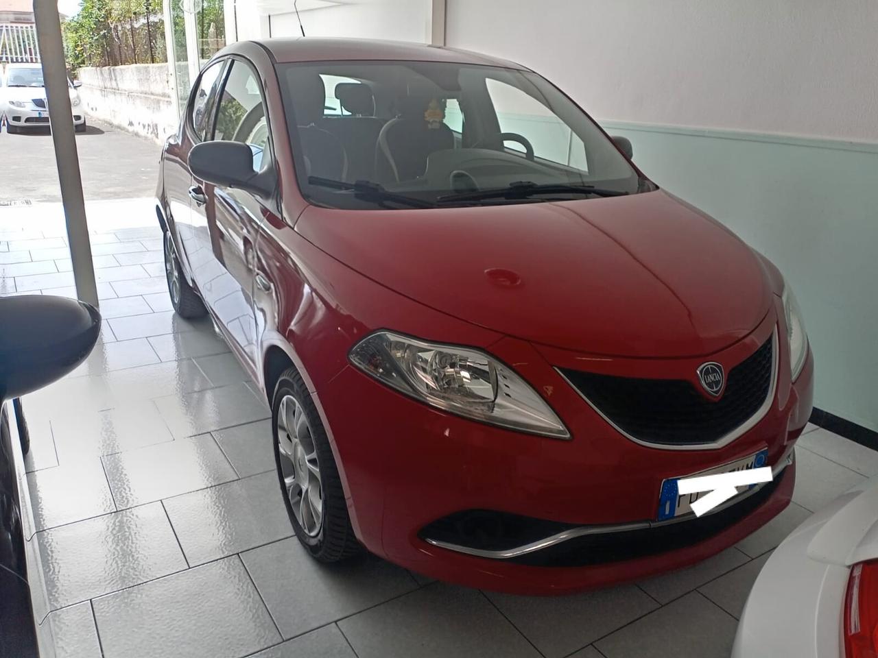 Lancia Ypsilon 1.2 69 CV 5 porte GPL Ecochic Silver