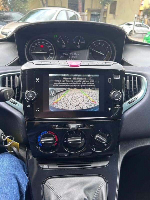 Lancia Ypsilon 1.0 FireFly 70cv Hybrid Gold Plus