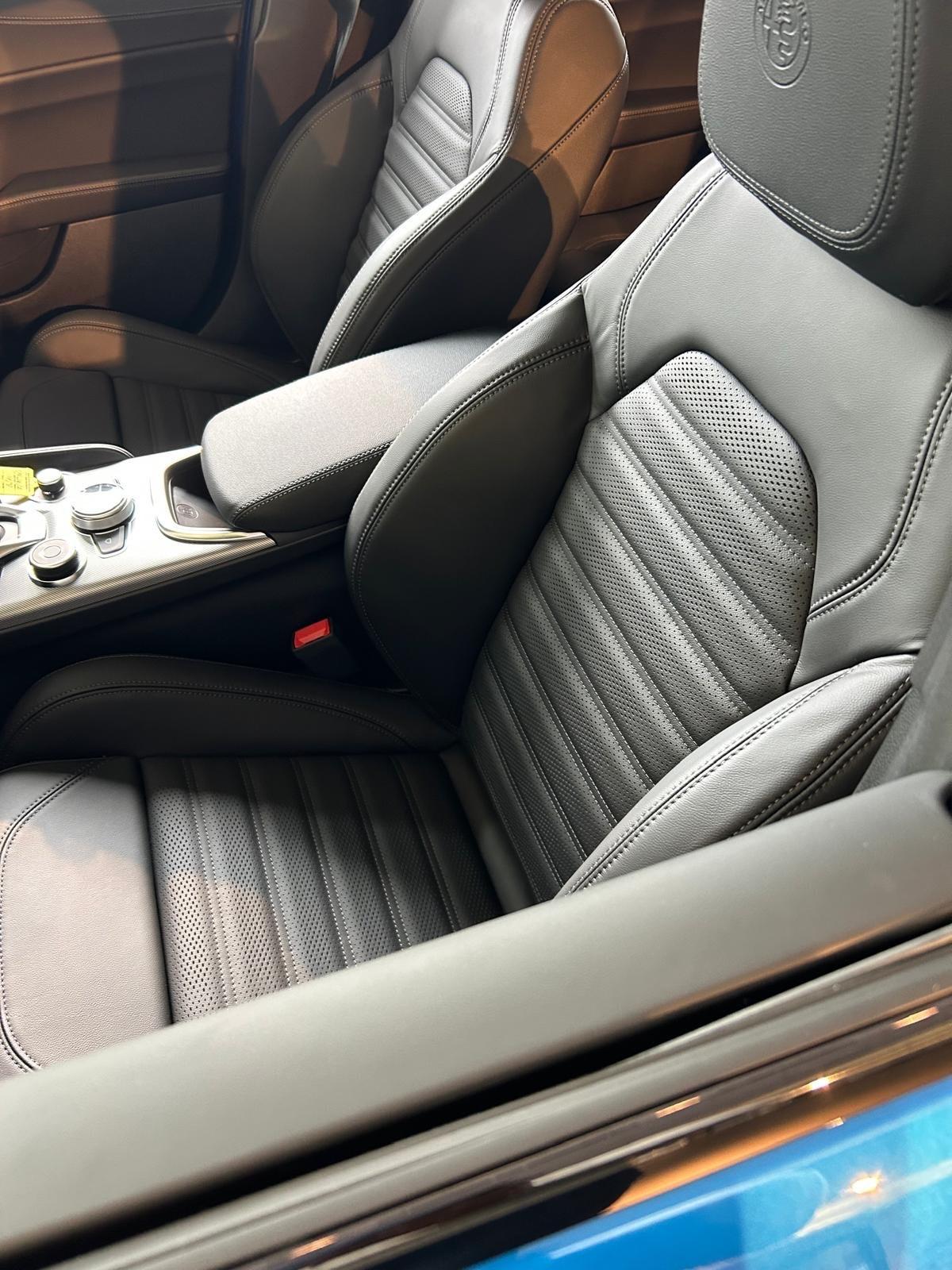 Alfa Romeo Giulia 2.0 Turbo 280 CV AT8 AWD Q4 Veloce