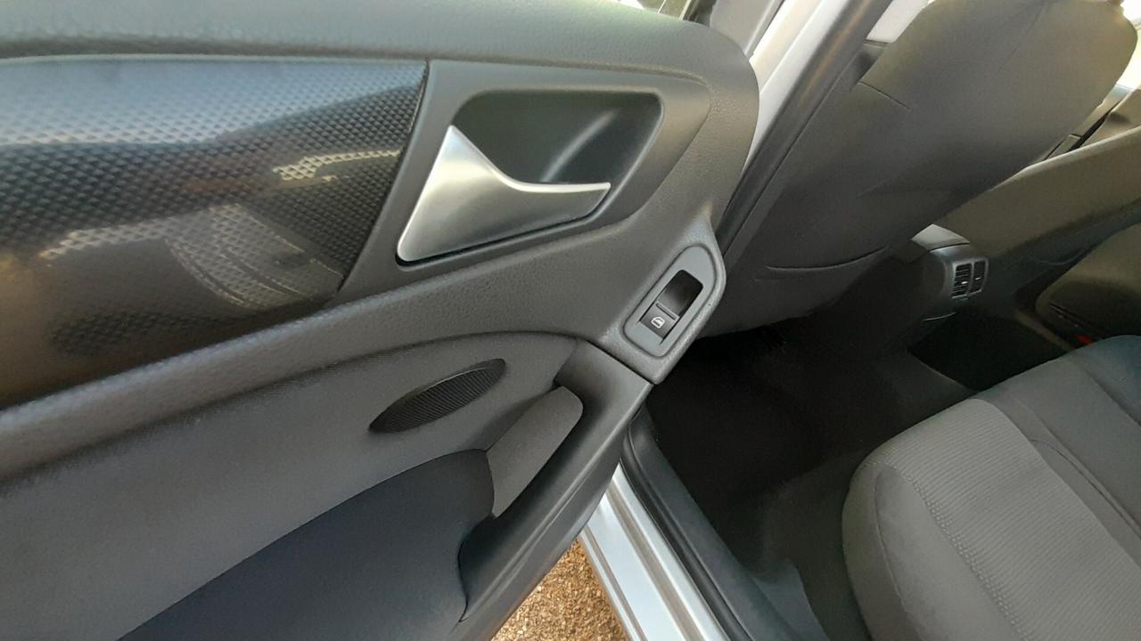 Volkswagen Golf 1.6 TDI DPF 5p. Highline