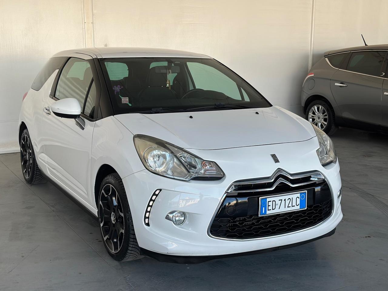 Citroen DS3 1.6 HDi Just Black 2011 x NEOPATENTATI