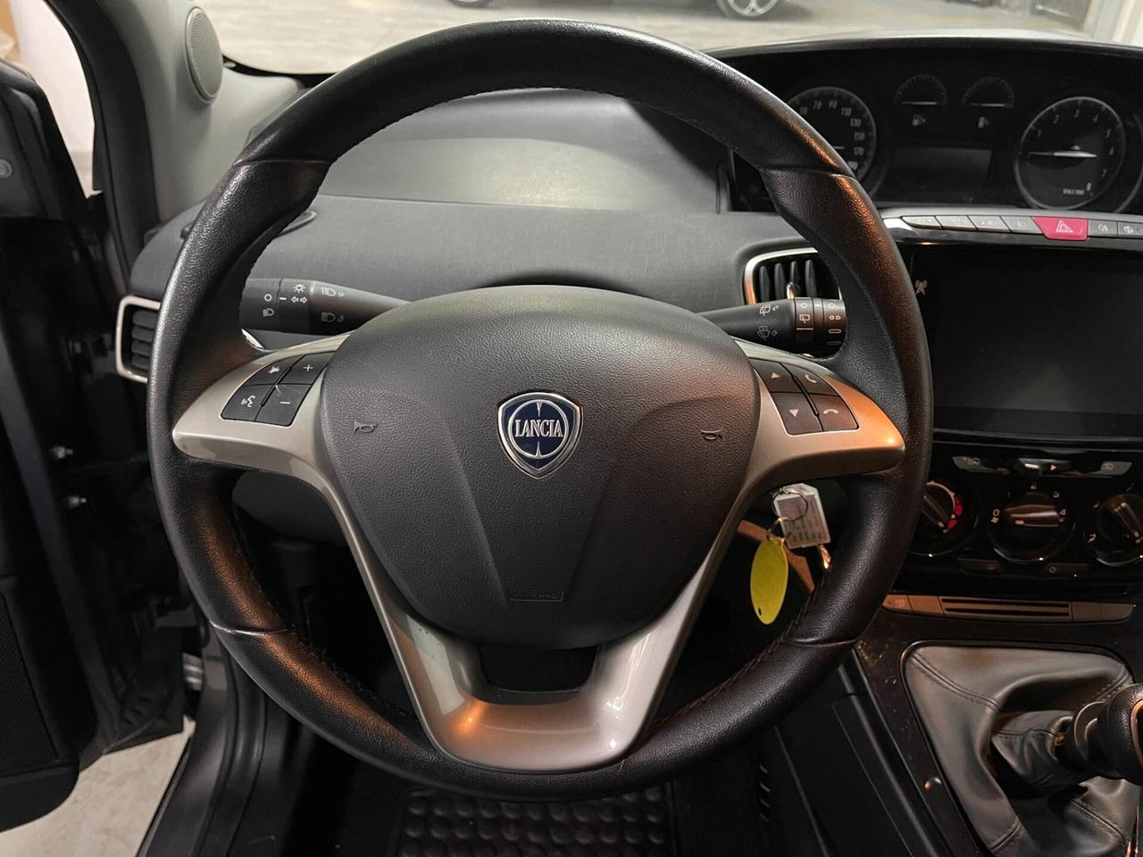 Lancia Ypsilon 1.0 FireFly 5 porte S&S Hybrid Gold