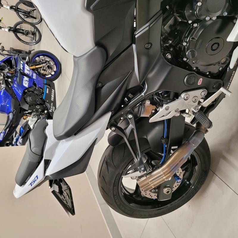 Suzuki GSR 750 - 2011