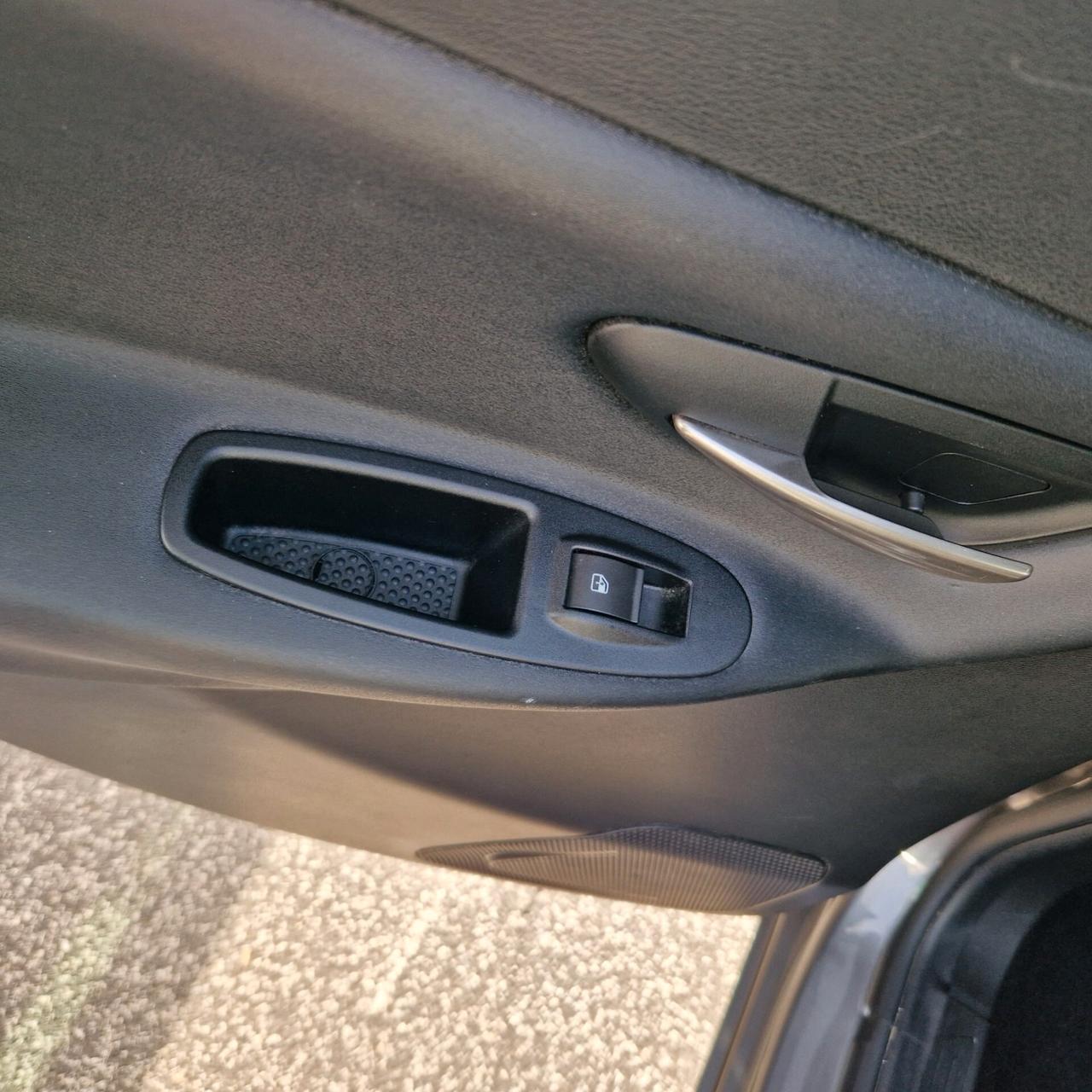 Lancia Ypsilon GPL Ecochic Gold