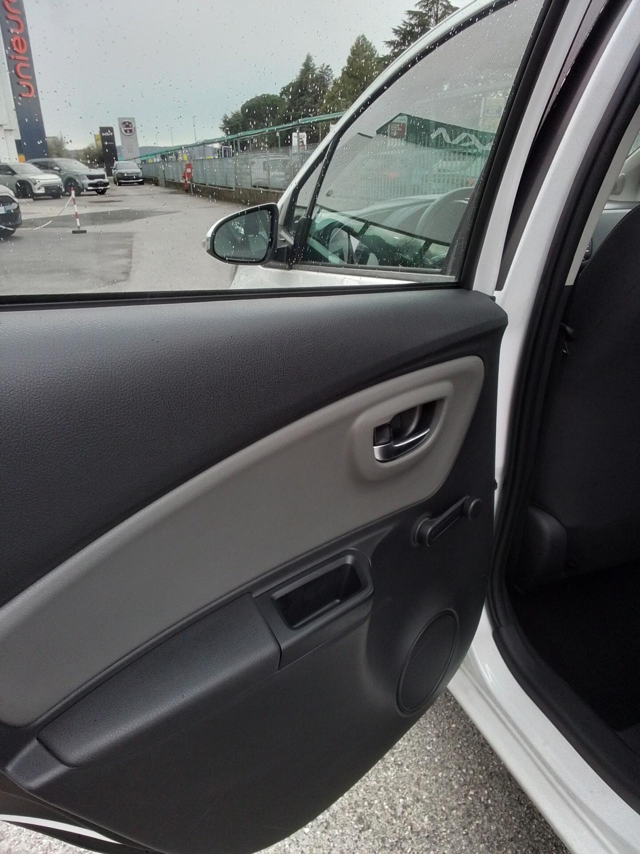 Toyota Yaris 1.5 Hybrid 5 porte Business