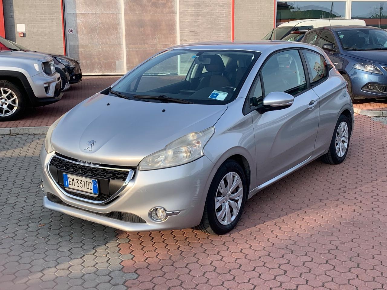Peugeot 208 1.4 HDi 68 CV 3 porte Allure