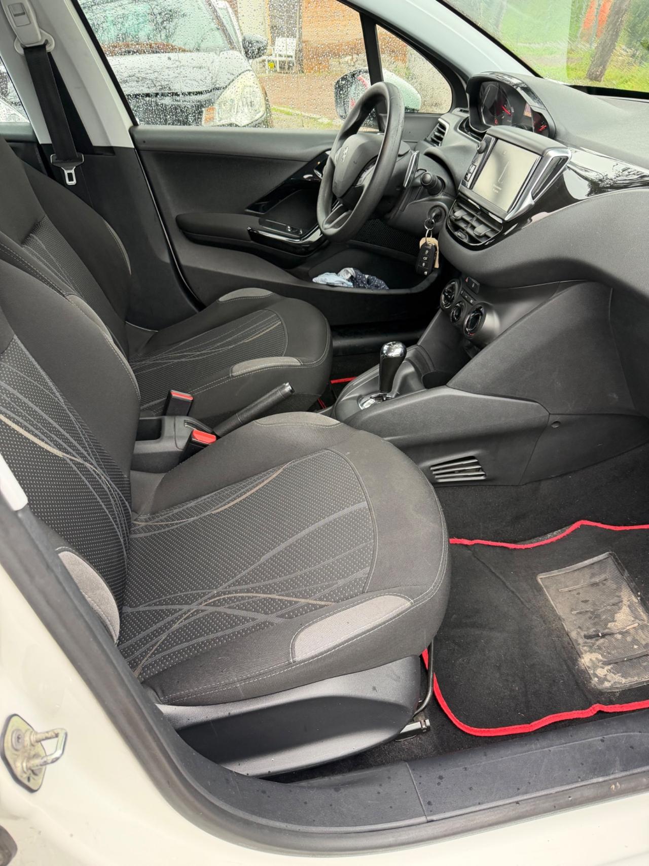 Peugeot 208 1.4 e-HDi 68 CV S&S robotizzato 5 porte Active