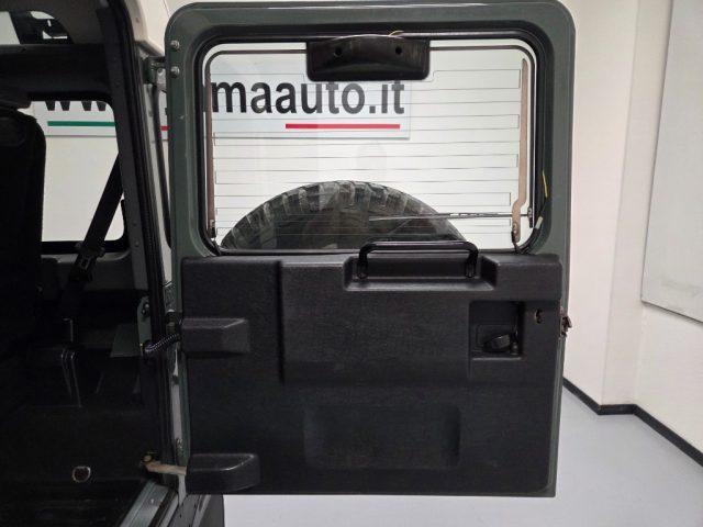 LAND ROVER Defender 90 2.4 TD4 AUTOVETTURA