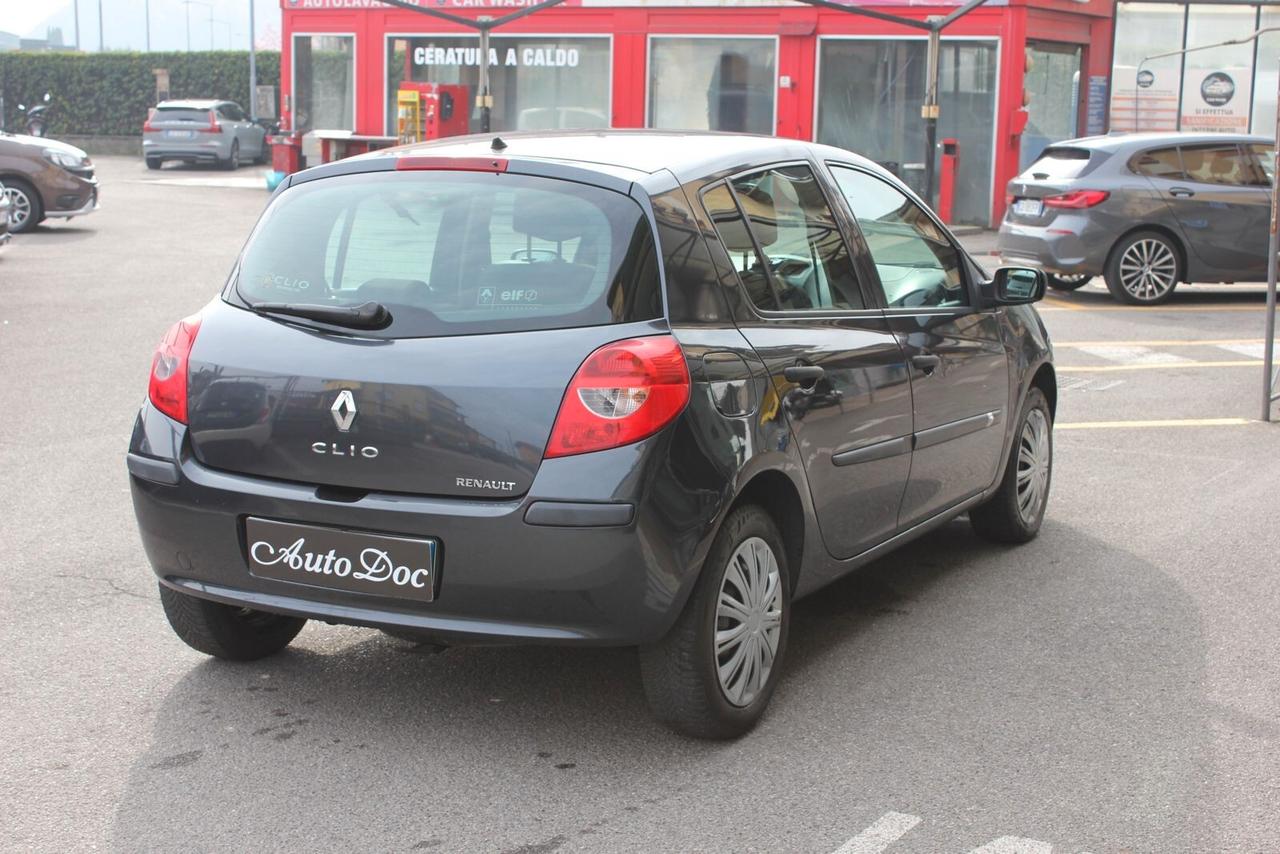 Renault Clio 1.2 16V 5 porte Confort UNICO PROPRIETARIO