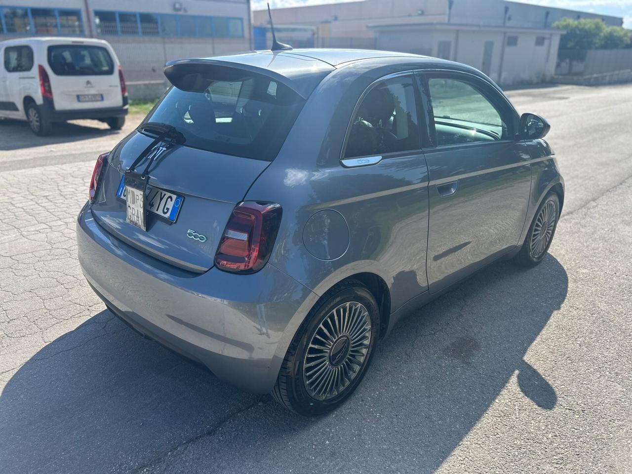 Fiat 500 500e Berlina 42 kWh Passion