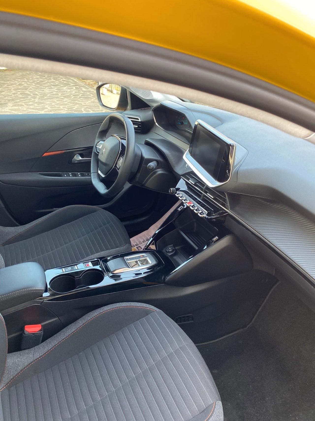 Peugeot e-208 5 Porte e-208 Active Pack 100kW