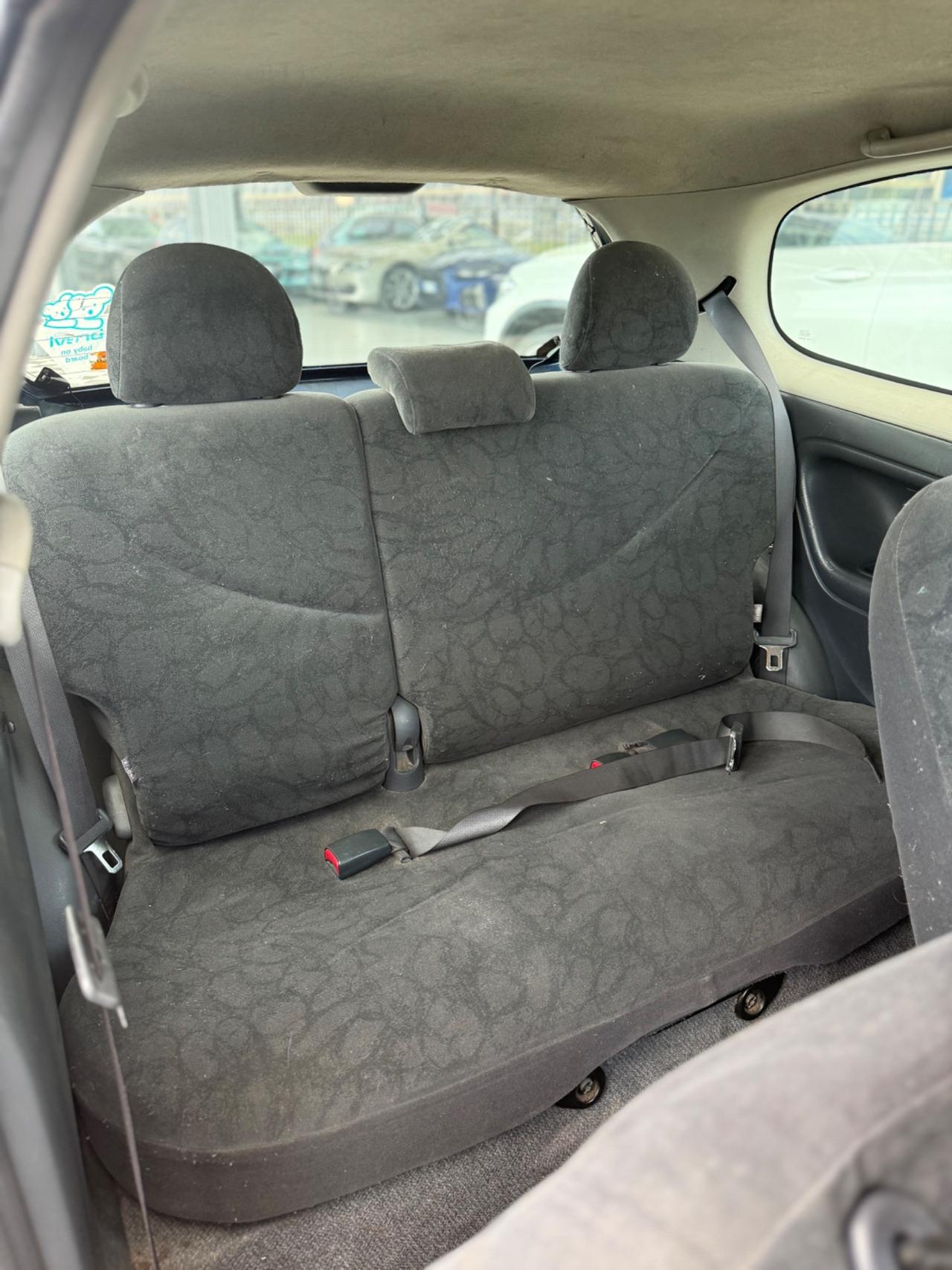 Toyota Yaris 1.0i 16V cat 3 porte Sol